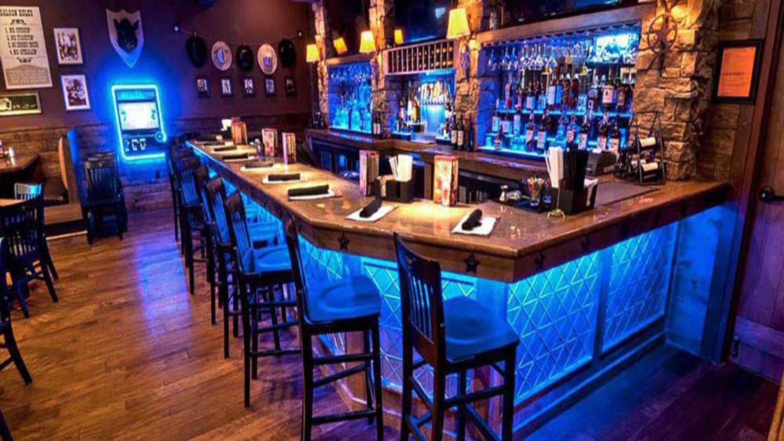 Thumbnail for Pub owners call for easing of COVID-19 restrictions, legislators reject bill to raise minimum alcohol packaging