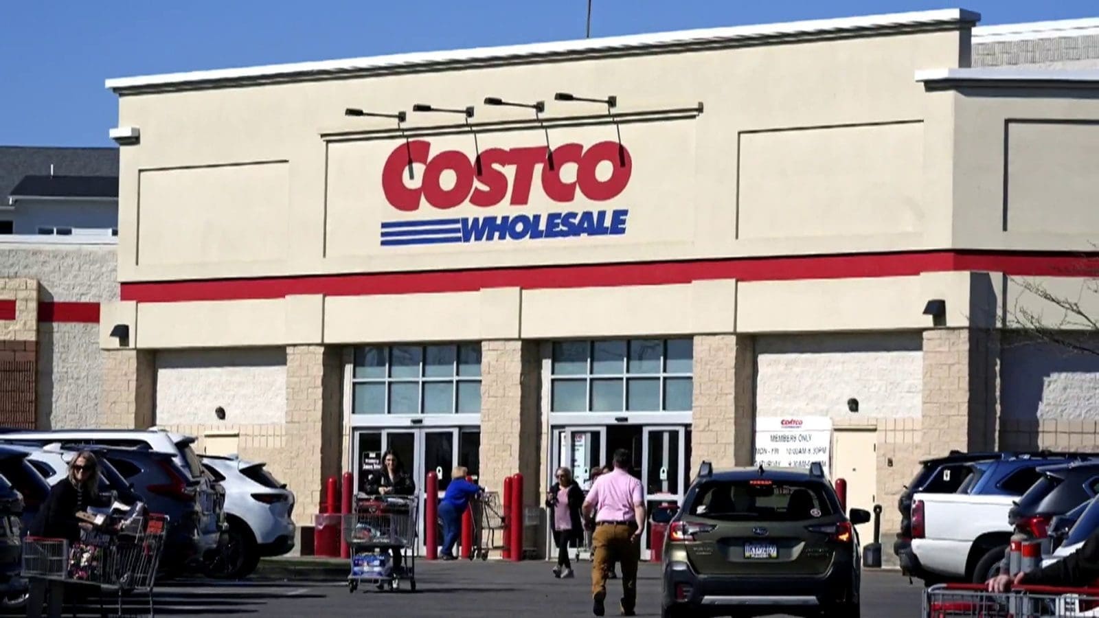 Thumbnail for Costco increases membership fee for the first time in 7 years