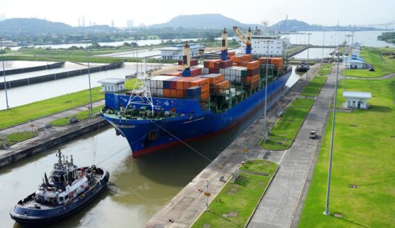 Thumbnail for Indian banana exports face spoilage as Strait of Hormuz closure extends shipping time