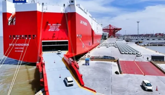 Thumbnail for Global air cargo rates fall 8% in July amid EU tariffs, Middle East conflict