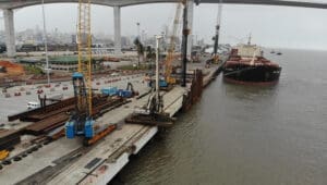 Mozambique starts US$150M Maputo dredging to handle larger vessels